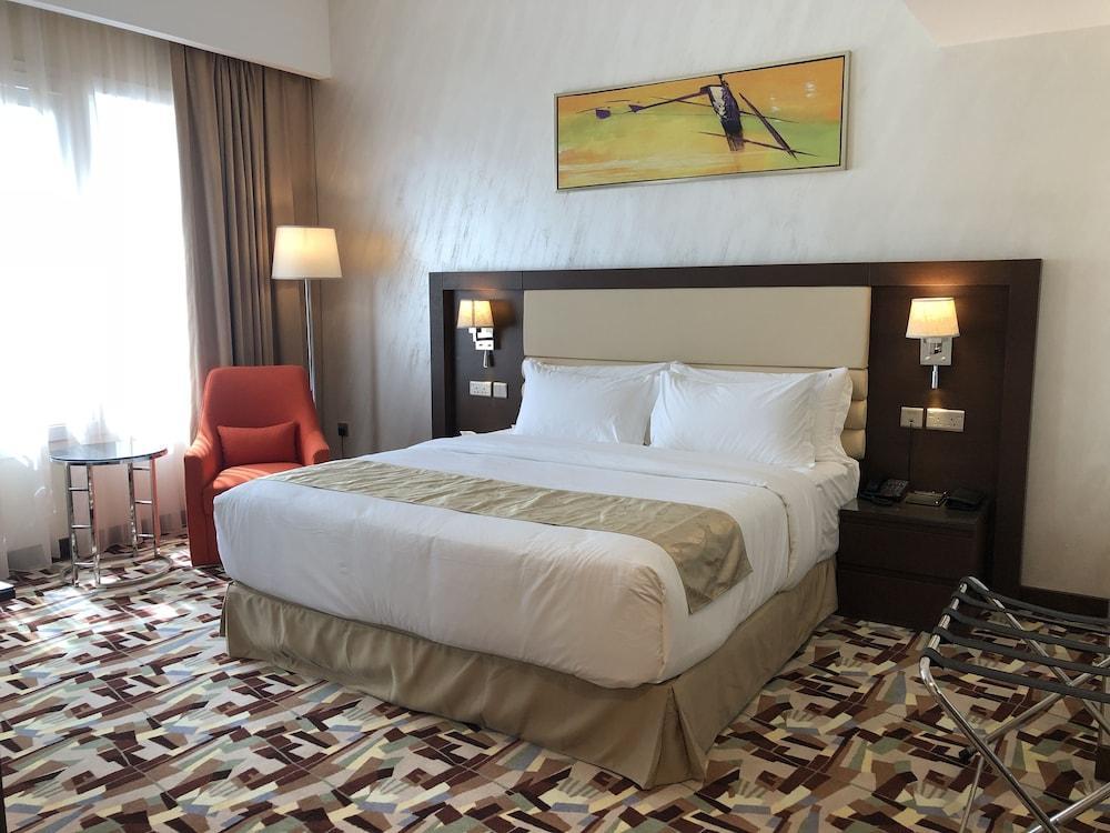 Al Murooj Grand Hotel Muscat Exterior photo